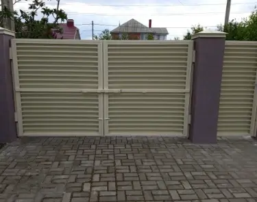 Распашные ворота с автоматикой в Мариуполе под ключ