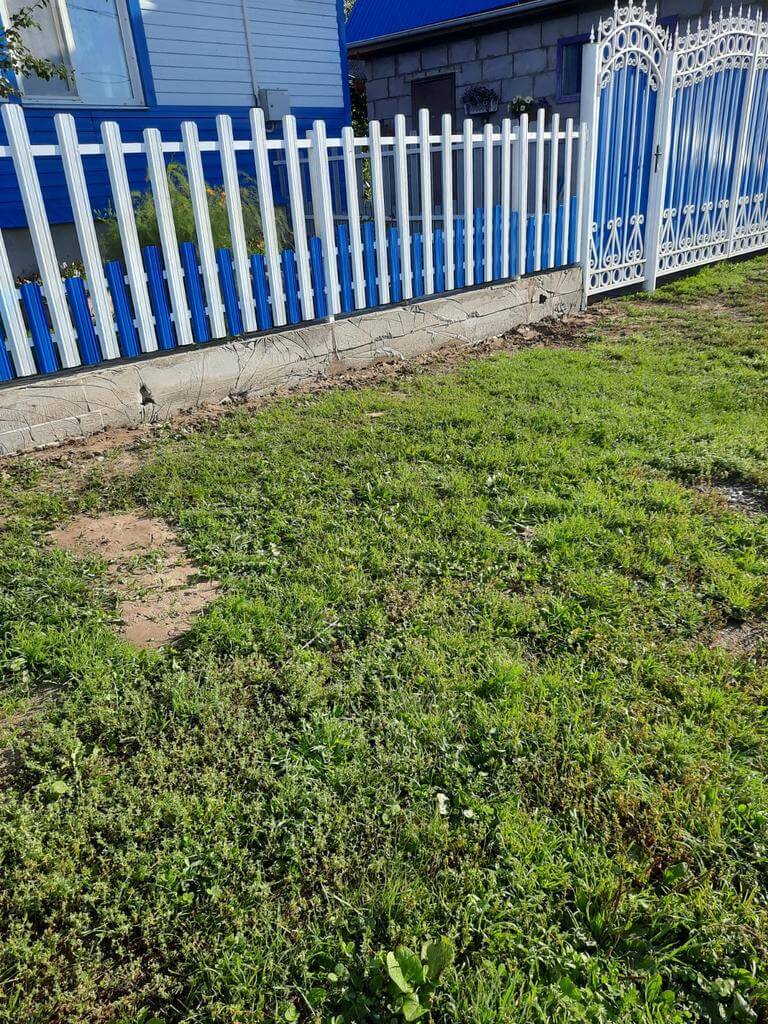 Забор из евроштакетника 14м RAL9003 Белый, RAL5005 Синий Сигнал фото 3 в Мариуполе