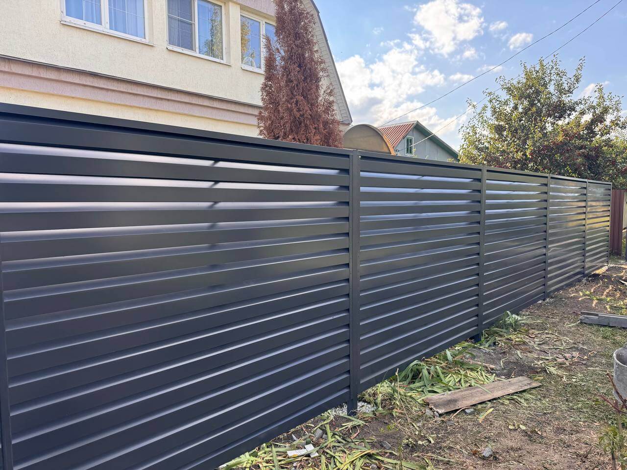 Забор-жалюзи из ламелей Хай-Тек 26м RAL7024/7024 Серый Графит двусторонний в Мариуполе