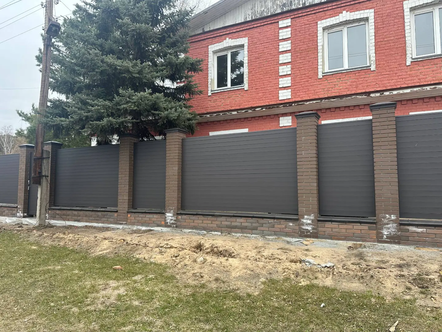 Забор-ранчо из металлического планкена 28м RAL8019 Темный Шоколад МАТТЕ в Мариуполе